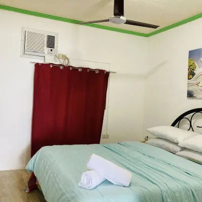 Watering Hole Apartments ( Unit B ) タマラオの滝周辺のホテル