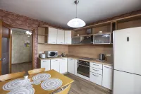 spacious apartment with sea and city views - 停車場