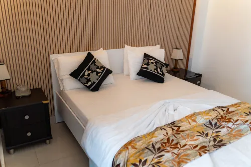Naaboli Inn - 2-Star