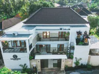 Lemon Tree Hotel Bali Отели рядом с достопримечательностью «Пляж Ловина»