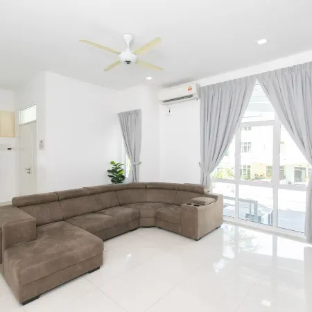 Beach side spacious 5BR 20pax pool house