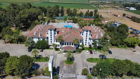 Yahura Hotel Отели в г. Efeler