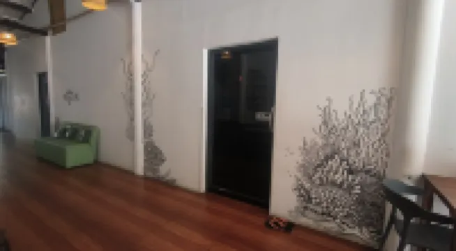 Chalok Hostel - ホステル