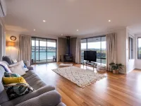 Stones Throw Hotels in Sorell