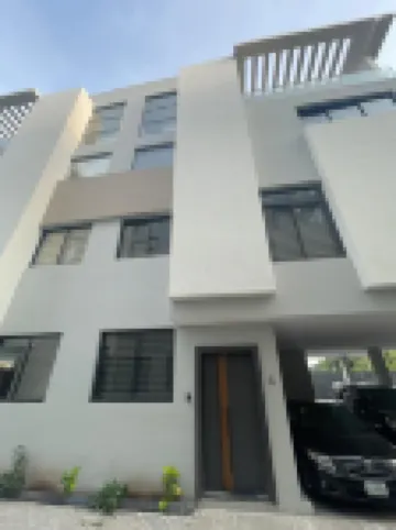 Remy Apartments and Villa Hotel di 