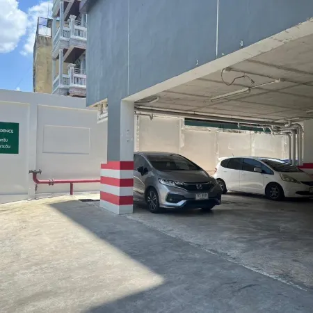 24Residence Siriraj Отели рядом с достопримечательностью «Технологический колледж Сиам»