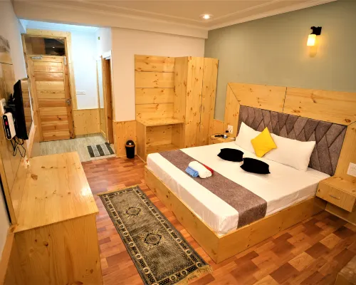 Mountainshack Riverside Stay & Cafe Hotels in Kullu District