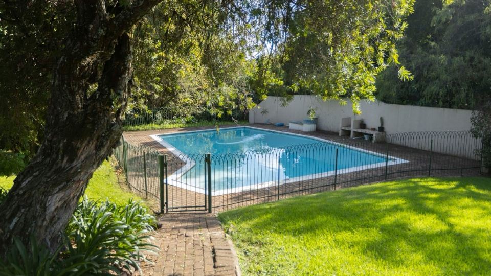 Fern Forest Serene 1 Bed Get-a-way Suite . Long Stays Welcome