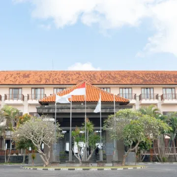 New Kuta Hotel by LORIN Отели рядом с достопримечательностью «Пляж Бингин»