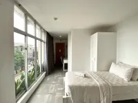 特利斯住宿加早餐酒店-伊洛伊洛-可可特爾提供 鄰近中菲律賓大學的酒店