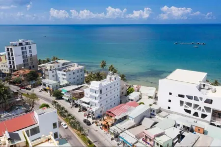 Cherry Bean Hotel Night Market