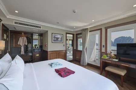 Paradise Legacy Cruise HaLong