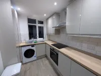 10min to University, Airport dart & train station