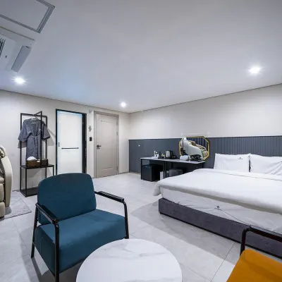 Hotel Cherry Blossom Hotels near Jinhae gu
