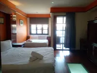 Premium Water Chalet 2