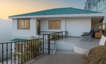 Hampton Villa Retreat