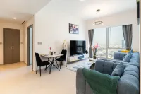 Full Burj Khalifa & Fountain View | Living & Bed
