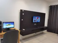 Meritus Premium Home Suite 8 Pax Hotel dekat Chai Leng Park Aquarium