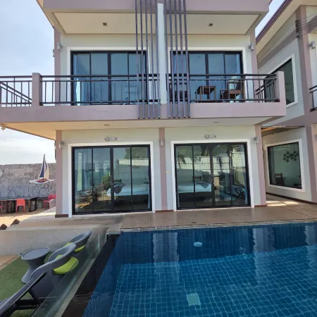 ANATANA KOH LARN