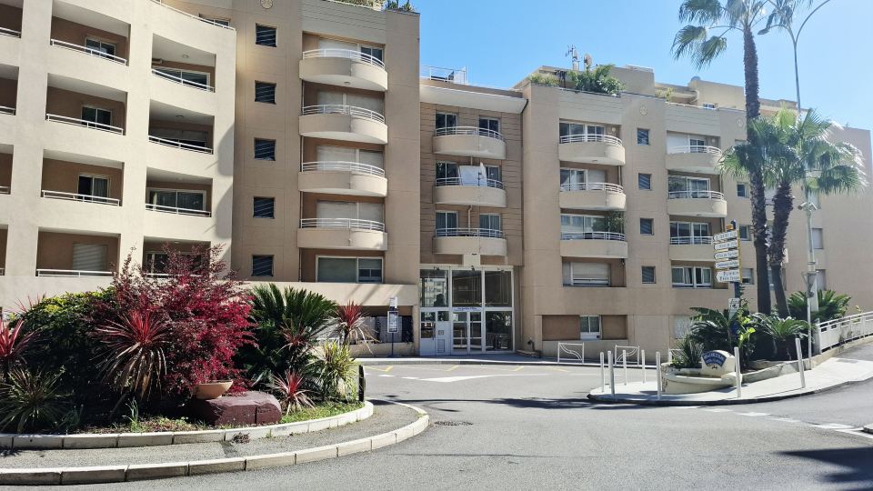 Citronnier Monaco Balcony sea view calm