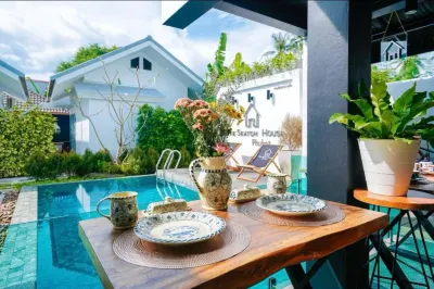 The Seaton House Retreat Phuket โรงแรมในหาดราไวย์