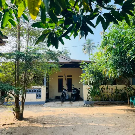 Cozzy Homestay Rain