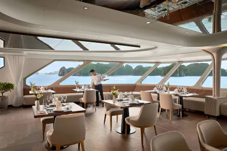 Grand Pioneers Halong Bay Cruise 2 Отели в г. Tuan Chau