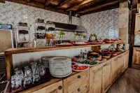 Kismet Cave Mansion - breakfast