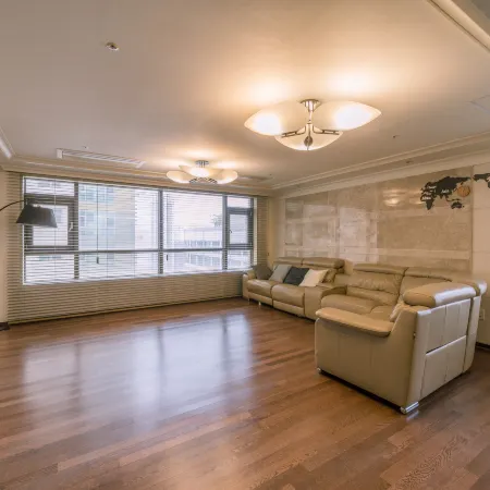 Big Party House Up to 30 people available
