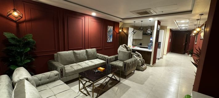 Mici hotel & apartments in Gold crest mall Hotéis em Laore