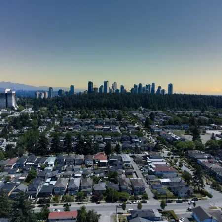 Vancouver quiet cozy 2BR1BA private entry suite near Skytrain