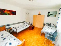 Sundeck – upper floor apartment for up to 6 people Hotels in Laupheim