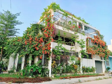 Big Promo /M&M Homestay Hue Отели в г. Phu Duong