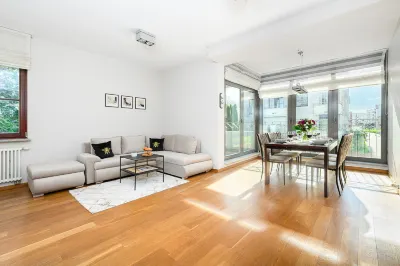 Lumina stylish apartment with parking Hotel di 