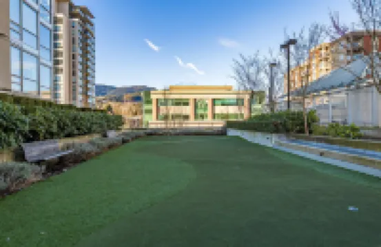 Coquitlam Center Bright & Modern 1BR Parking included Steps to SkyTrain | Pool & Gym