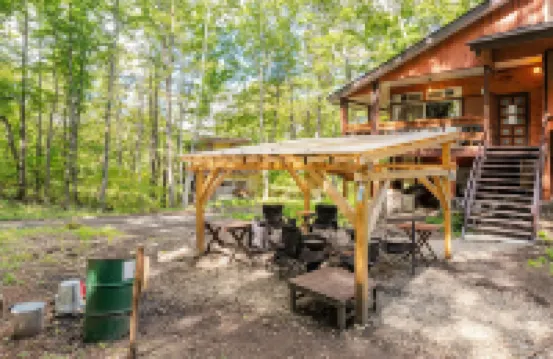 A private lodge where you can enjoy an authentic BBQ surrounded by nature
