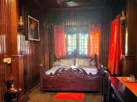 Sofia's Wooden Home