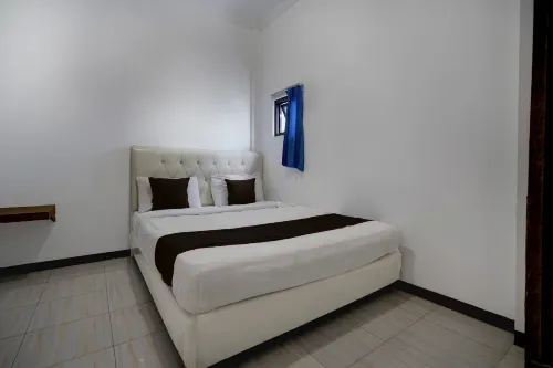 Hotel O 94843 Syariah Hj. Lilis Sukabumi - parking