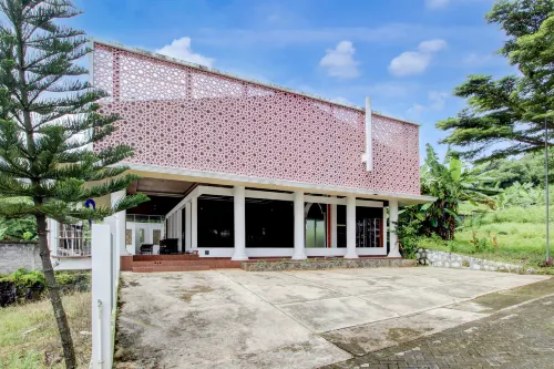 Hotel O House Of Fosil Syariah - 2-Star