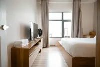 Monarchy 3 bed luxury apartment, pool in Da Nang