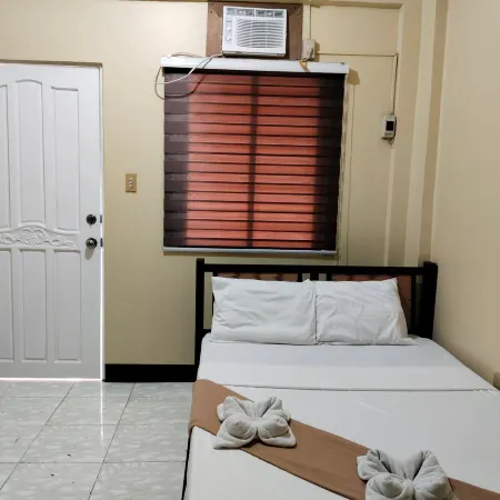 NOOK AIRPORT GUESTHOUSE