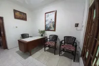 Hotel O Syariah Near UNS Surakarta formerly La Tansa - Wi-Fi