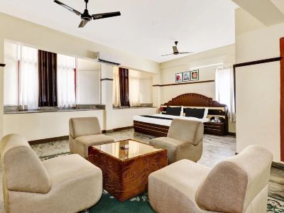 Hotel Rvees Regency