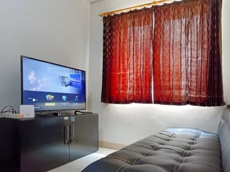 COZY 2BR Pinewood Apt Jatinagor w/ Wi-Fi & Pool Отели рядом с достопримечательностью «Stadion IPDN»