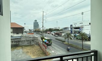 BAAN PAKNAM BUDGET HOTEL