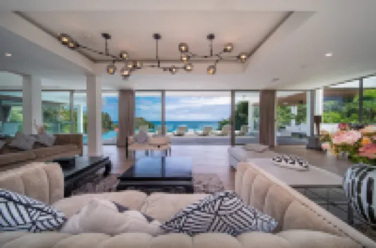 Seascape 6BR Prestige Villa Skyline Pool Maid&Chef