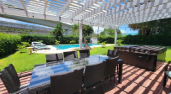 Beautiful Home in West Palm Beach With Largest Pool and Jacuzzi