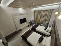 Hotel Abhinav International โรงแรมใกล้อาชูล ชาร์มา