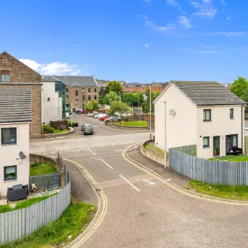 The Townhouse - 4 Rooms Large Beds with TV's, Poker Table, Fully Equipped, Easy Ring-Road Access