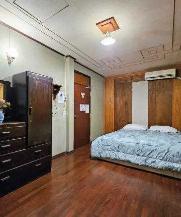 Double Bed With Bath